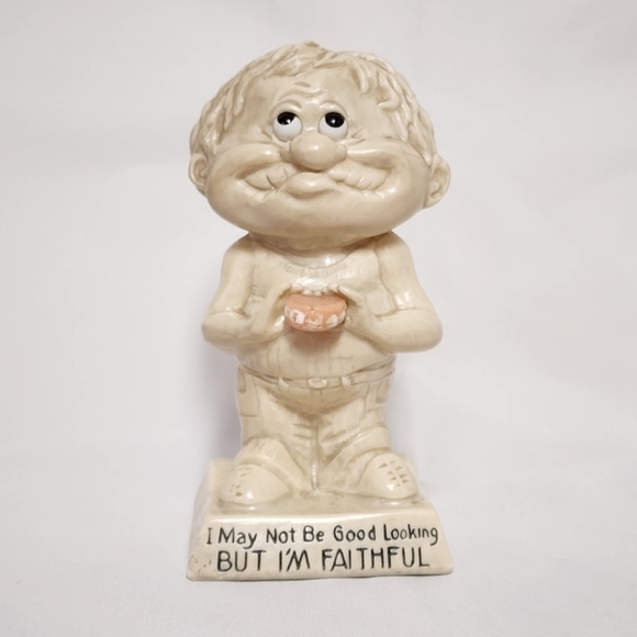 WALLACE and Berrie Figurine 9077 1973 I May Not Be Good Looking But I'm Faithful - Picture 1 of 10